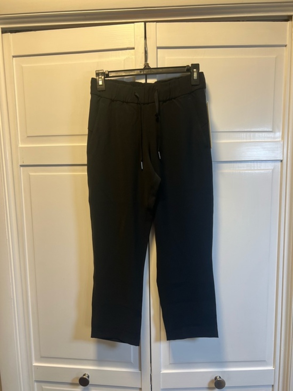 NWT Lululemon On The Fly Crop Pants *Woven Size Women’s 2 Color Black